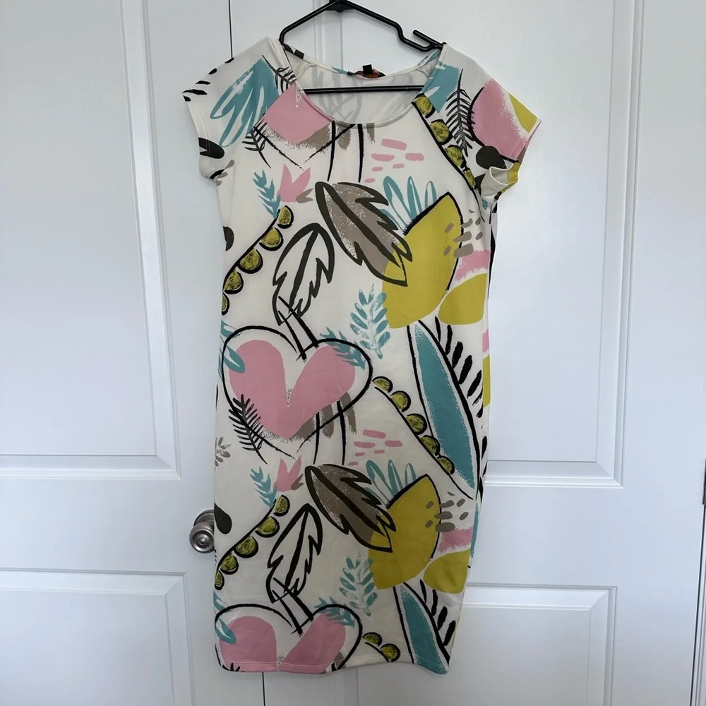Love & Legend Multicolored pattern body on dress, capped sleeve - Picture 1 of 2